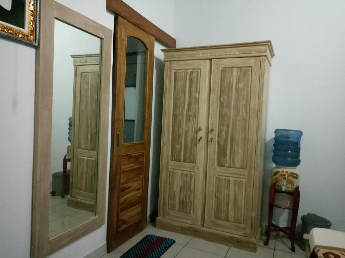 Candra Surf Homestay Canggu  Exterior photo